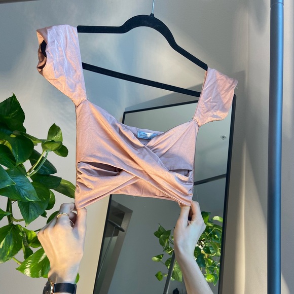 Oh Polly off the shoulder front cross crop top in light pink - Picture 6 of 7